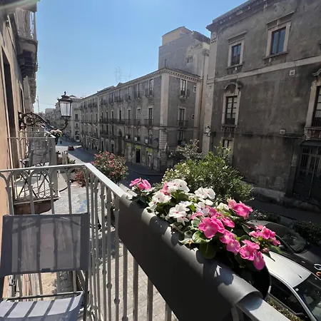 San Giuliano Palace Гостевой дом Катания